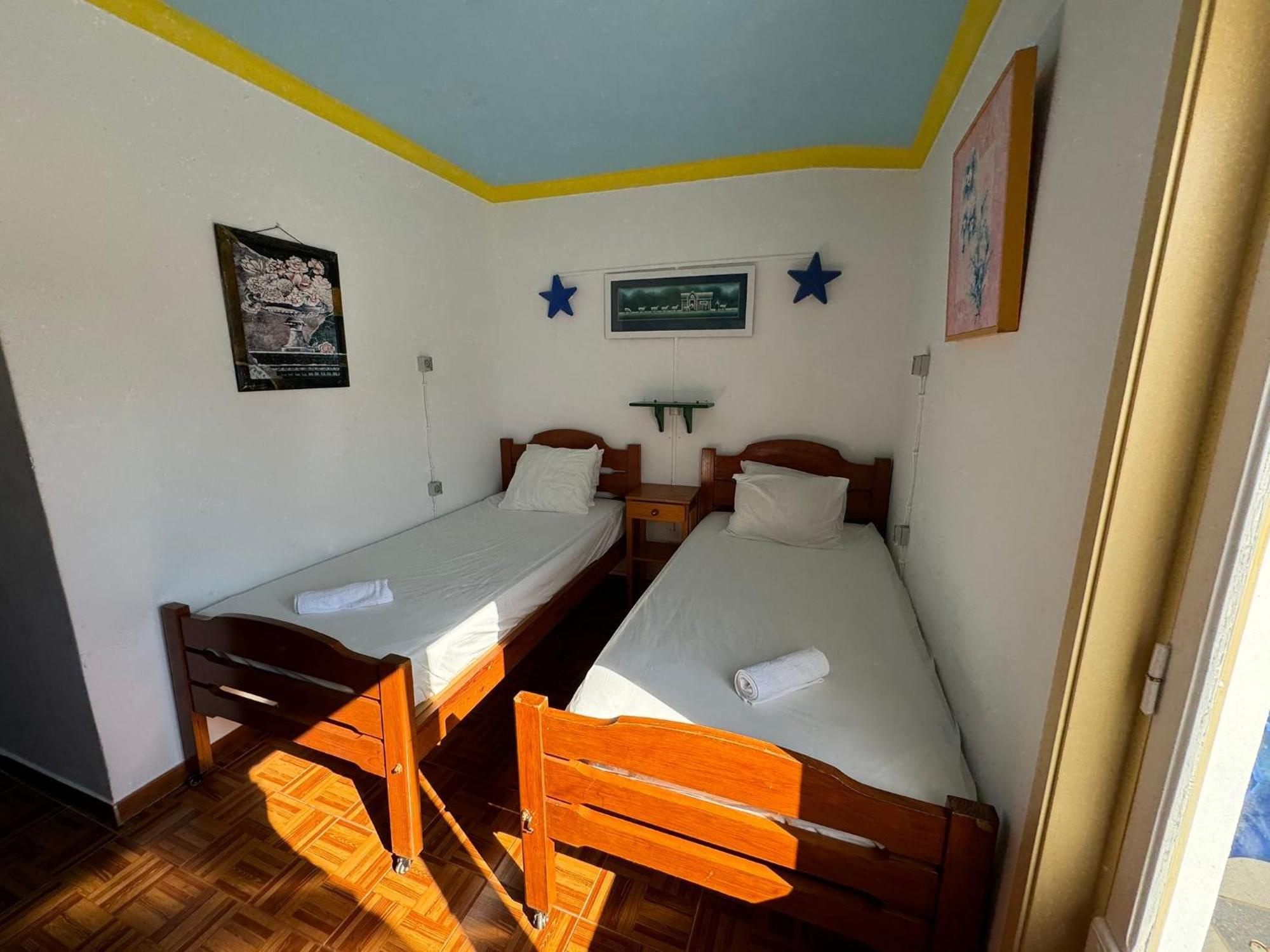 Lagos Central Hostel Ngoại thất bức ảnh