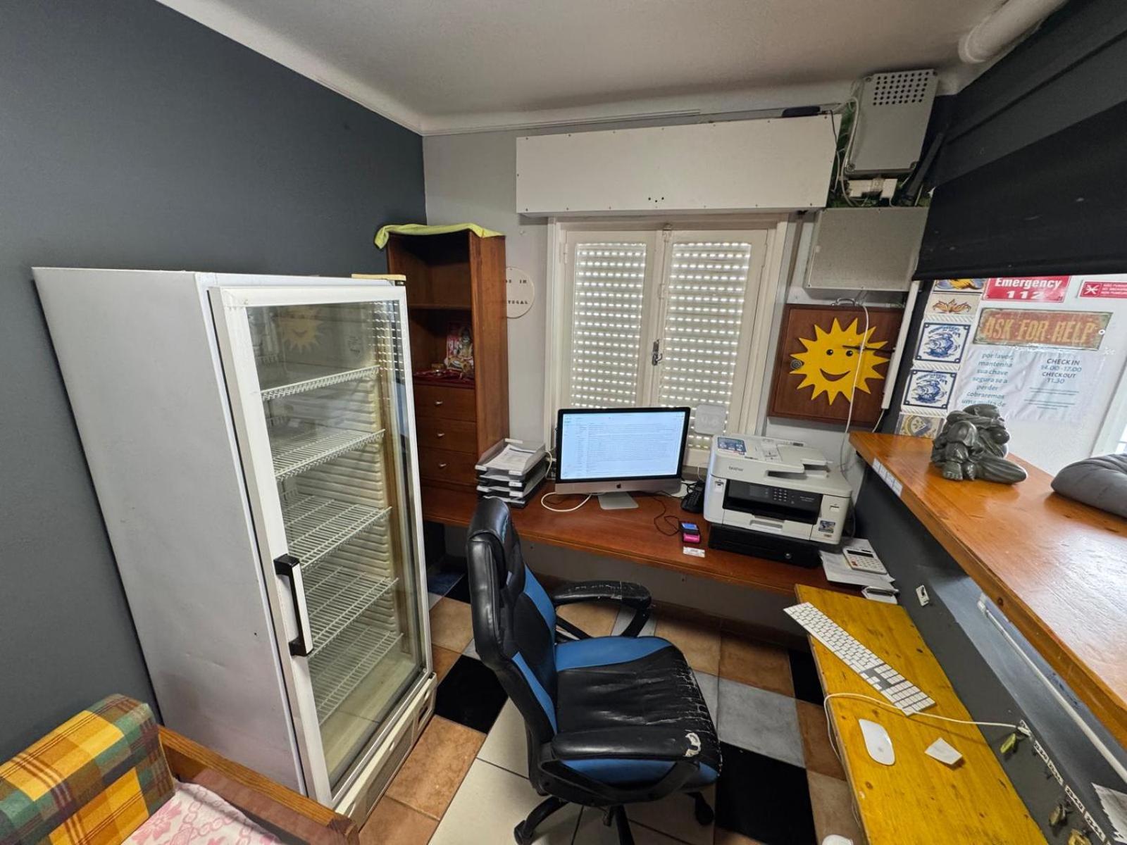 Lagos Central Hostel Ngoại thất bức ảnh